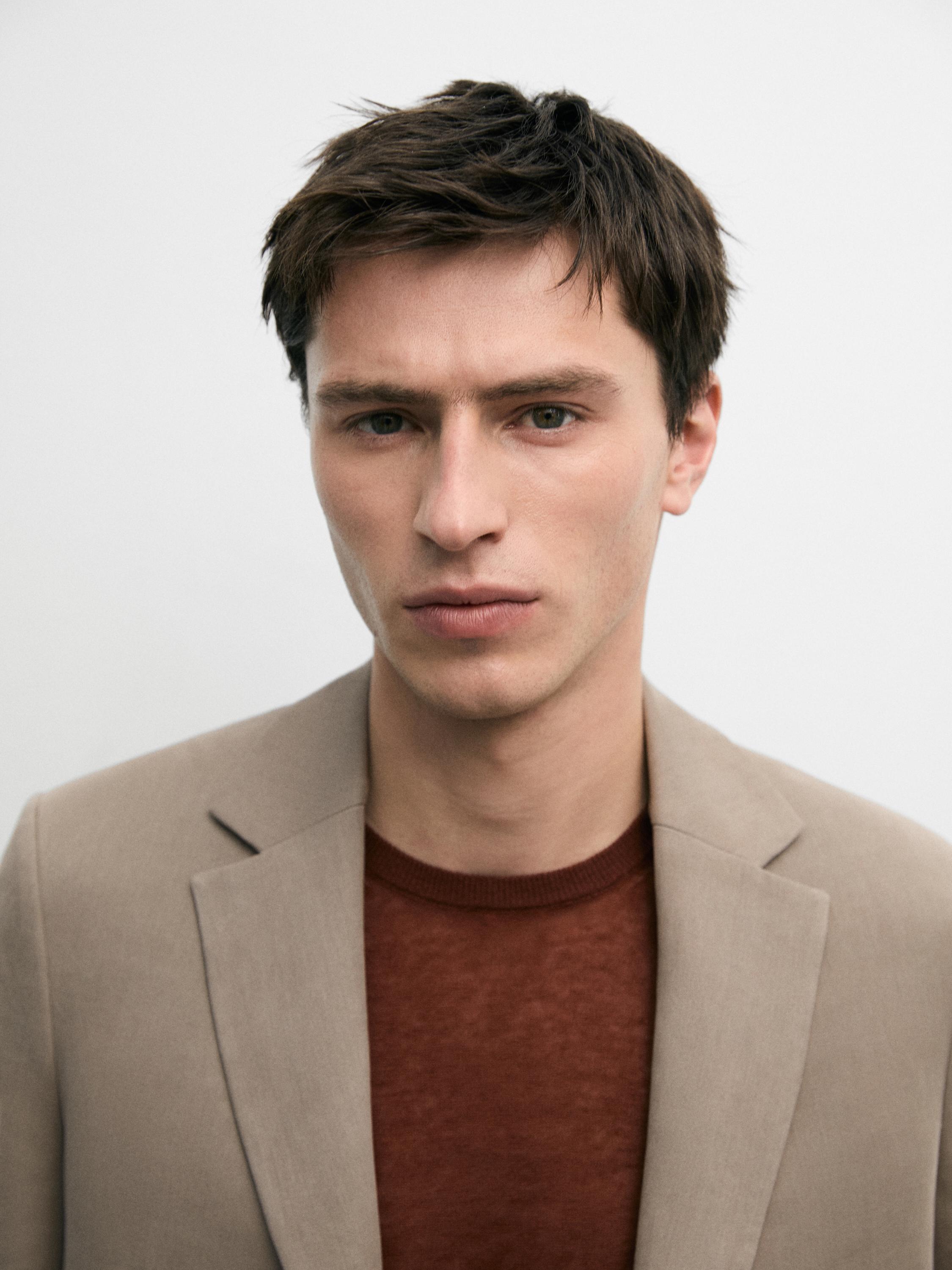 100% linen tailored blazer with pocket details